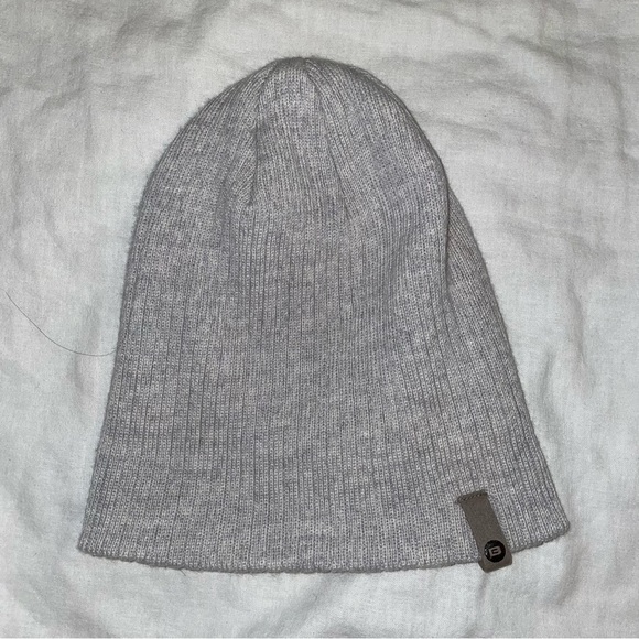 Bula Beanie Merino wool blend gray silver adult - Picture 1 of 4